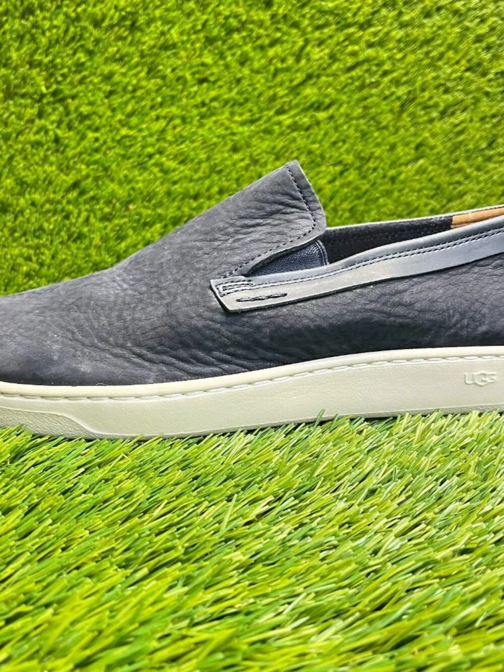 UGG Pismo Mens Size 9 Navy Blue White Casual Classic Leather Slip On Shoes‎